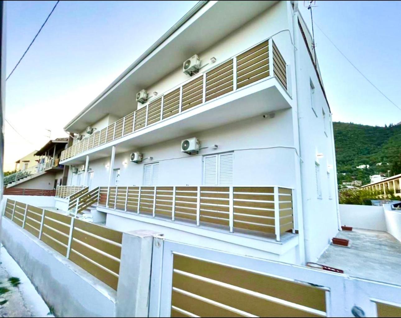 Bed And Beach Ypsos Exterior foto